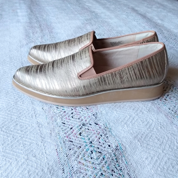 NEW Donald J. Pliner Betina Slip-on Loafers Gold 8.5 - Picture 4 of 14